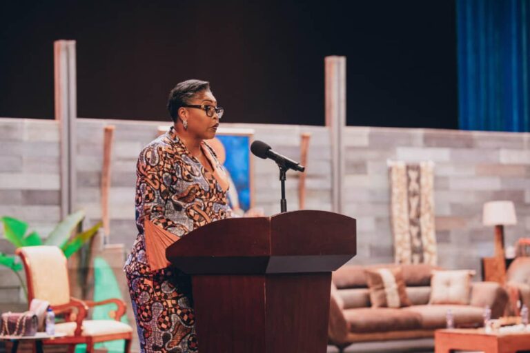 Kinshasa : La Première ministre lance la 10ème édition d’Expo Béton sous le signe de la reconstruction post-conflit