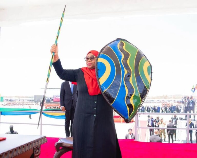 Tanzanie : Samia Suluhu Hassan prête serment dans un climat de tensions