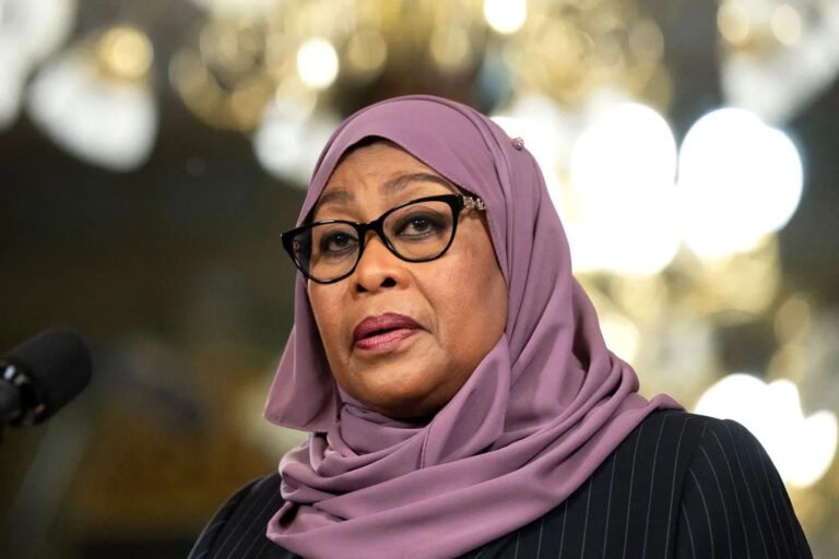 Tanzanie : la présidente Samia Suluhu Hassan critiquée de népotisme après la nomination de sa fille et de son gendre au gouvernement