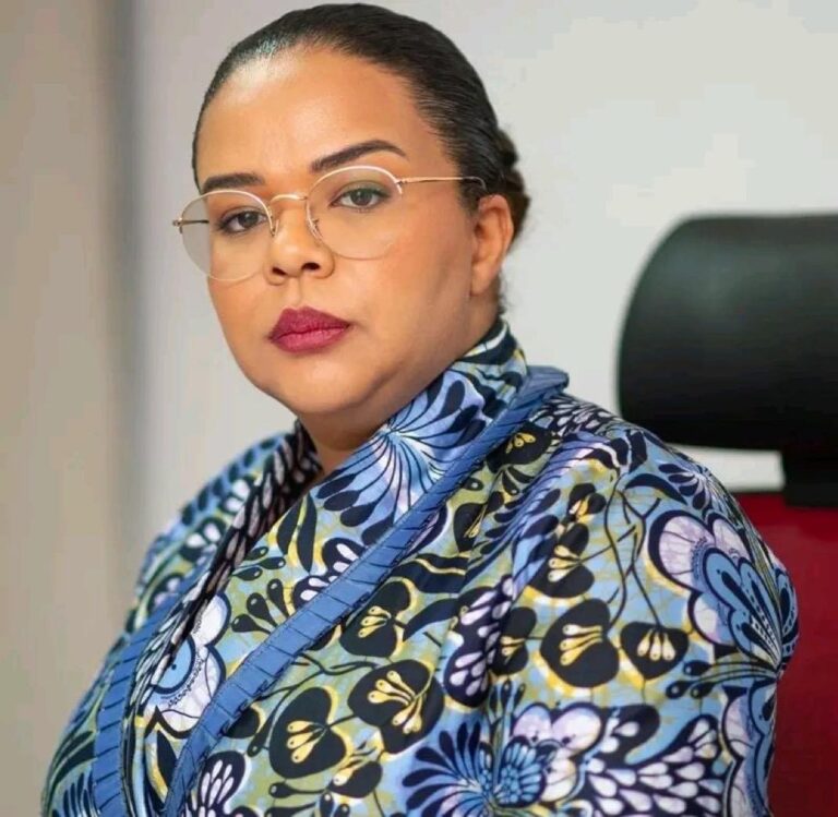 La ministre des Affaires étrangères, Kayikwamba Wagner, saisit la justice suite aux attaques en ligne dont elle a été victime.