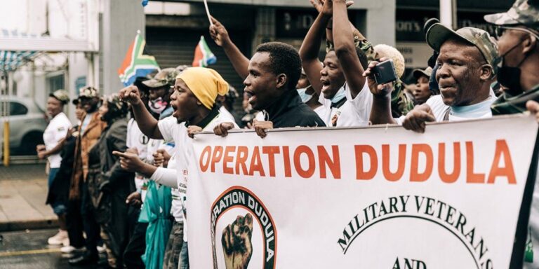 Afrique du Sud : le groupe xénophobe « opération Dudula » bloque l’accès des étrangers aux hôpitaux