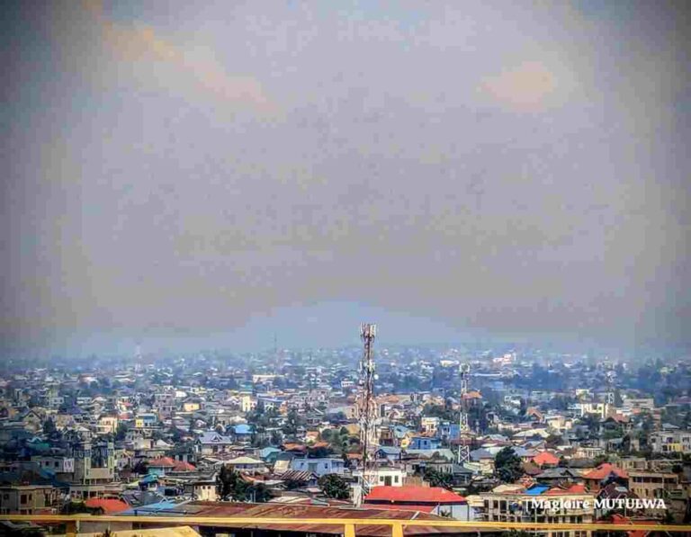 Nyiragongo : une lueur de cendres du volcan Nyamulagira sème la panique à Mujoga