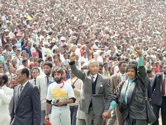 Le 11 février 1990, le prisonnier matricule 46664 Nelson Mandela est libre