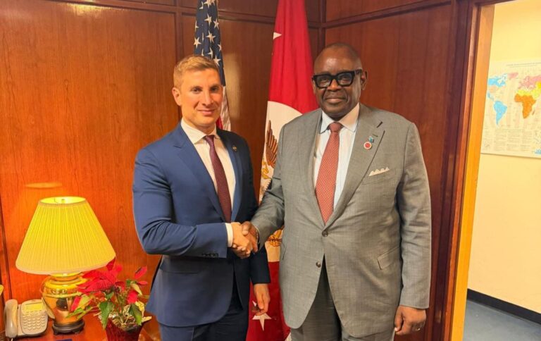 RDC-États-Unis : à Washington, le ministre des mines Louis Kabamba lie l’accès aux minerais à la paix dans l’Est