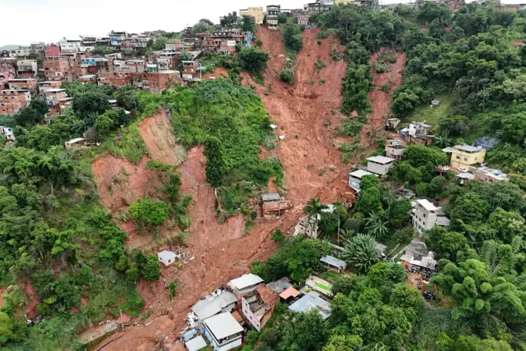 Brésil : 55 morts et 13 disparus dans le Minas Gerais après des pluies diluviennes