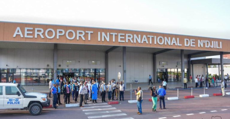 RDC : l’affaire des 2 millions de dollars saisis à l’aéroport de Ndjili secoue Kinshasa