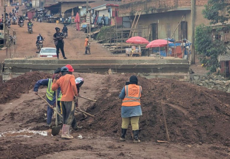 Butembo : la société civile de Bulengera contrôle les travaux du pont Mukuna et alerte sur les retards