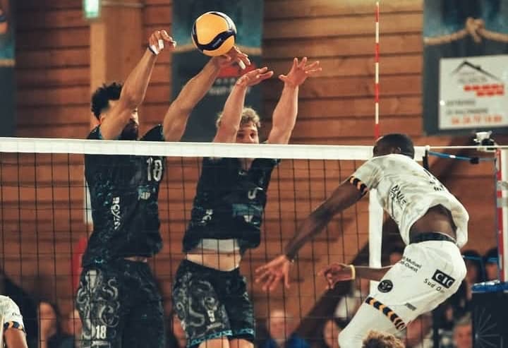 Volley-ball/France-D2: Lucas Lilembo et Saint Jean d’Illiac font chuter Royan dans le choc de la journée