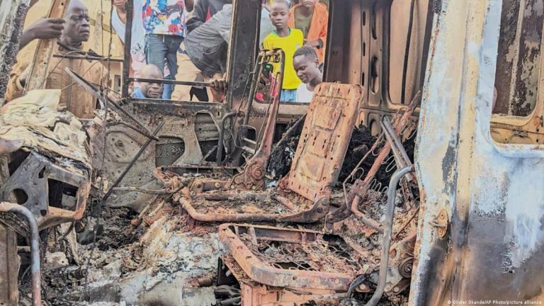 RDC : après l’attaque de l’État islamique contre les mines de l’Ituri, Kinshasa tape du poing sur la table