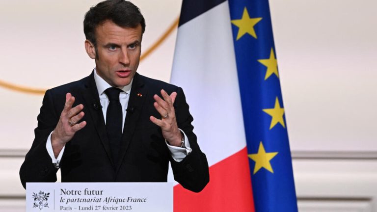 France : Emmanuel Macron ouvre le débat sensible des réparations liées à l’esclavage