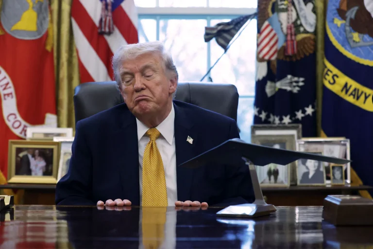 Donald Trump tente de freiner l’escalade entre Israël et l’Iran après une nouvelle flambée de tensions