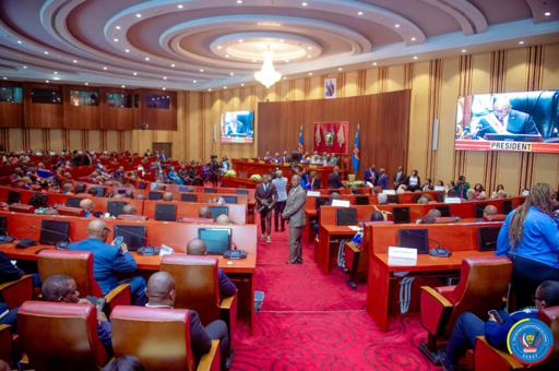 RDC : le Sénat adopte à l’unanimité la loi sur l’organisation du référendum, malgré les contestations de l’opposition