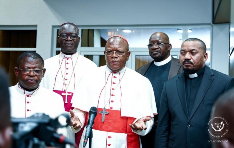 RDC : la Cenco consulte majorité et opposition sur la révision de la Constitution et la loi sur le référendum