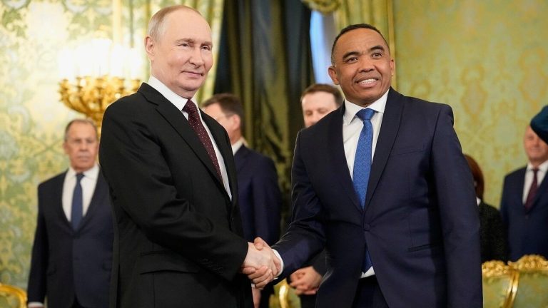 Moscou et Antananarivo veulent renforcer leur coopération dans les secteurs stratégiques