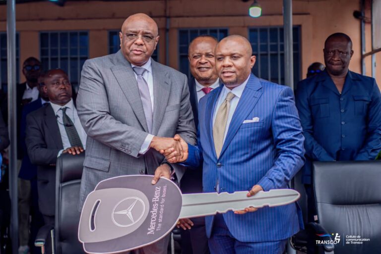 RDC : Jean-Pierre Bemba remet 30 nouveaux bus Mercedes à TRANSCO