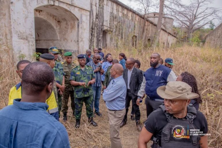 Kongo Central : l’ancienne prison militaire de Shinkakasa pourrait renaître sous la forme d’un établissement pénitentiaire moderne