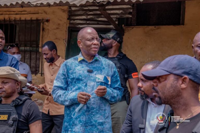 Kongo Central : à Mbanza-Ngungu, Guillaume Ngefa confronté à l’urgence carcérale et judiciaire