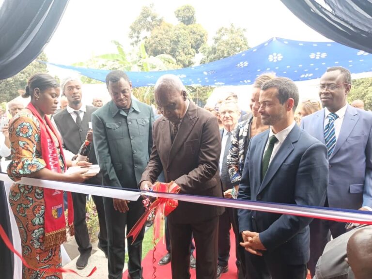 ISTA-Kinshasa : un atelier de maintenance biomédicale et une bibliothèque numérique pour renforcer la formation et la recherche
