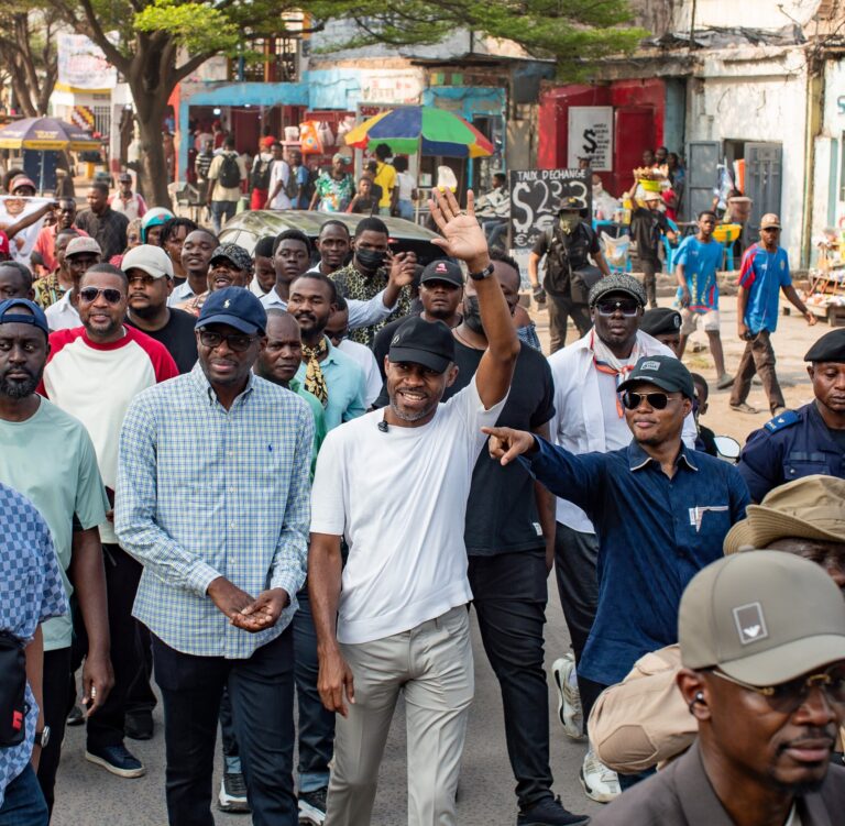 Kinshasa : Patrick Muyaya et les élus de la Funa évaluent les chantiers à Bandalungwa, Ngiri-Ngiri et Makala