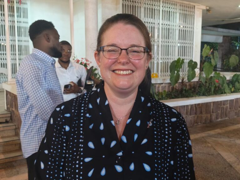 Diplomatie : Zoe Ware effectue sa première sortie publique à Kinshasa en tant que nouvelle ambassadrice du Royaume-Uni