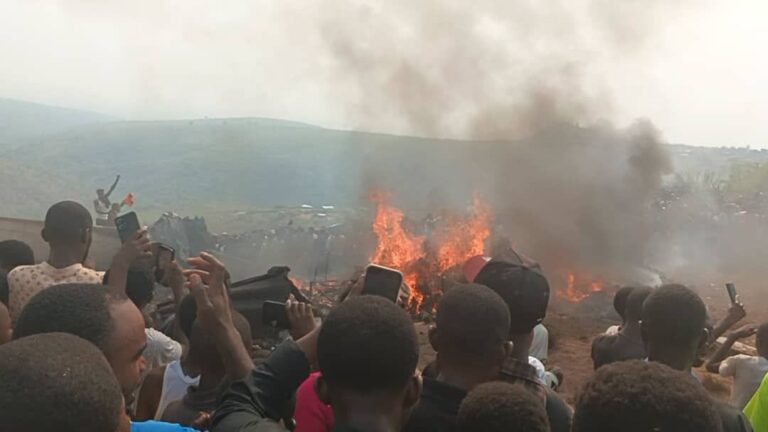 RDC : 13 morts dans le crash d’un avion à Kenge, l’auditeur général des FARDC parmi les victimes