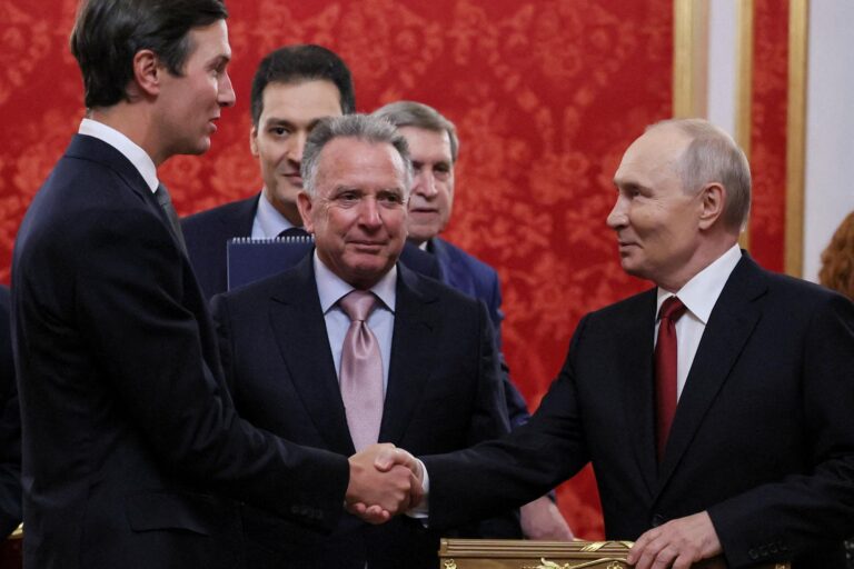 Ukraine : Vladimir Poutine suspend les frappes sur Kiev pendant trois jours avant la visite des émissaires américains