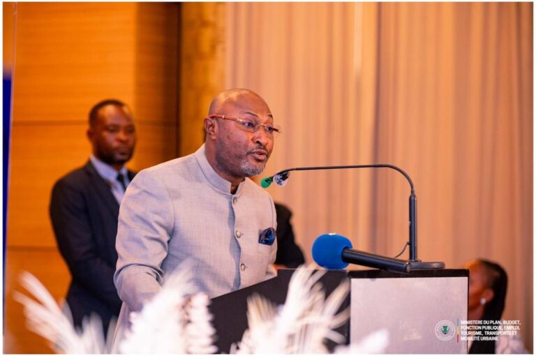 Kinshasa : le gouvernement provincial appelle les chauffeurs à poursuivre le travail et écarte MOPILA ASBL des négociations
