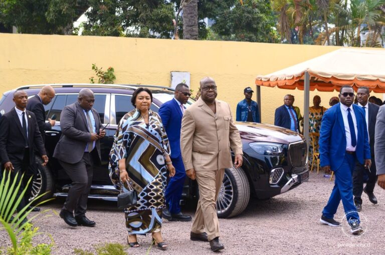RDC : Félix Tshisekedi et Denise Nyakeru rendent hommage aux deux généraux disparus dans le crash de Kenge