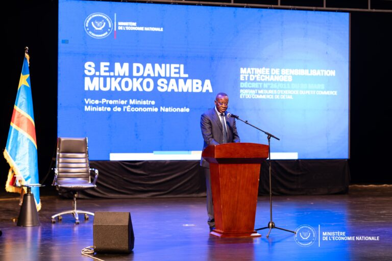 RDC : Daniel Mukoko Samba appelle les opérateurs économiques à se conformer aux nouvelles règles du petit commerce