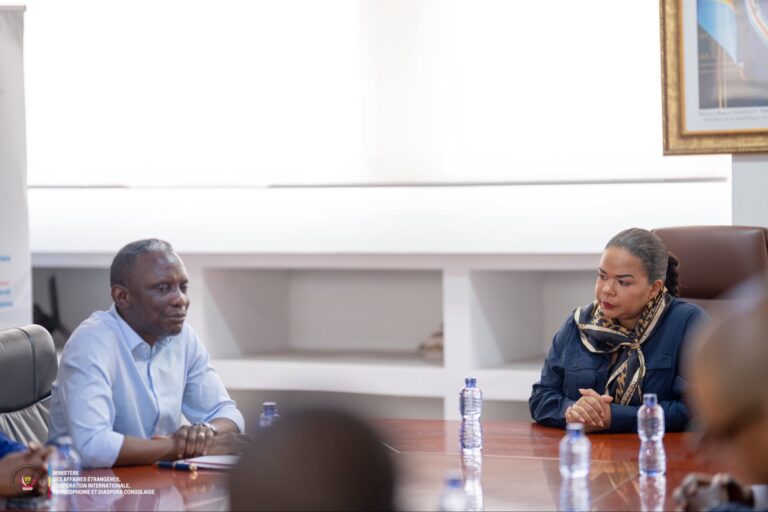 RDC : Thérèse Kayikwamba et John Banza évaluent les besoins de réhabilitation des bâtiments des Affaires étrangères