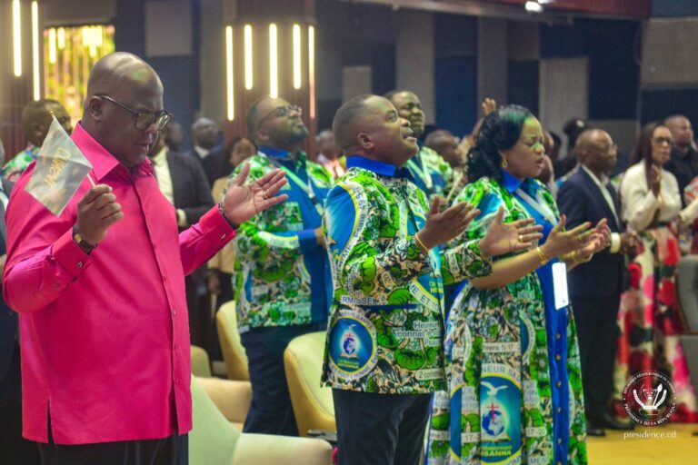 RDC : le président Félix Tshisekedi participe à la dédicace du nouveau temple de l’Église Cité missionnaire Hosanna à Kinshasa