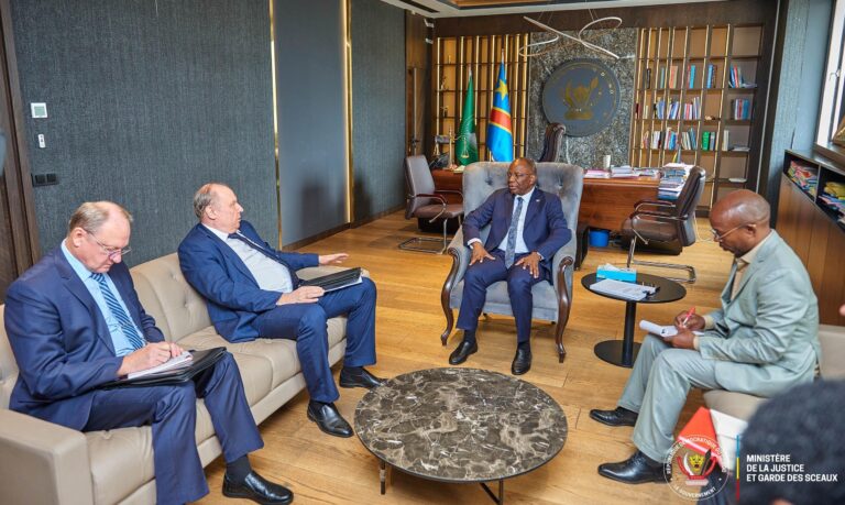 RDC-Russie : Guillaume Ngefa et l’ambassadeur Karl Tikhaze veulent renforcer la coopération judiciaire