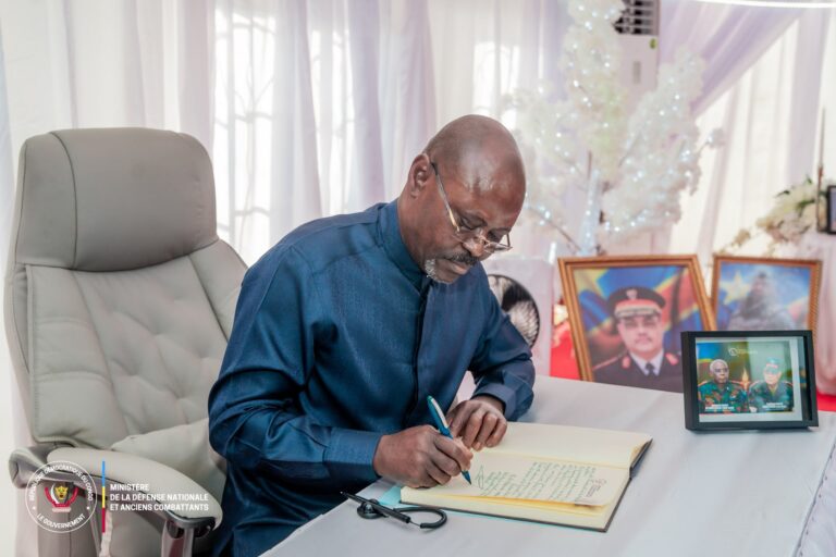 RDC : crash de Kenge, Guy Kabombo ouvre un livre de condoléances pour 15 jours
